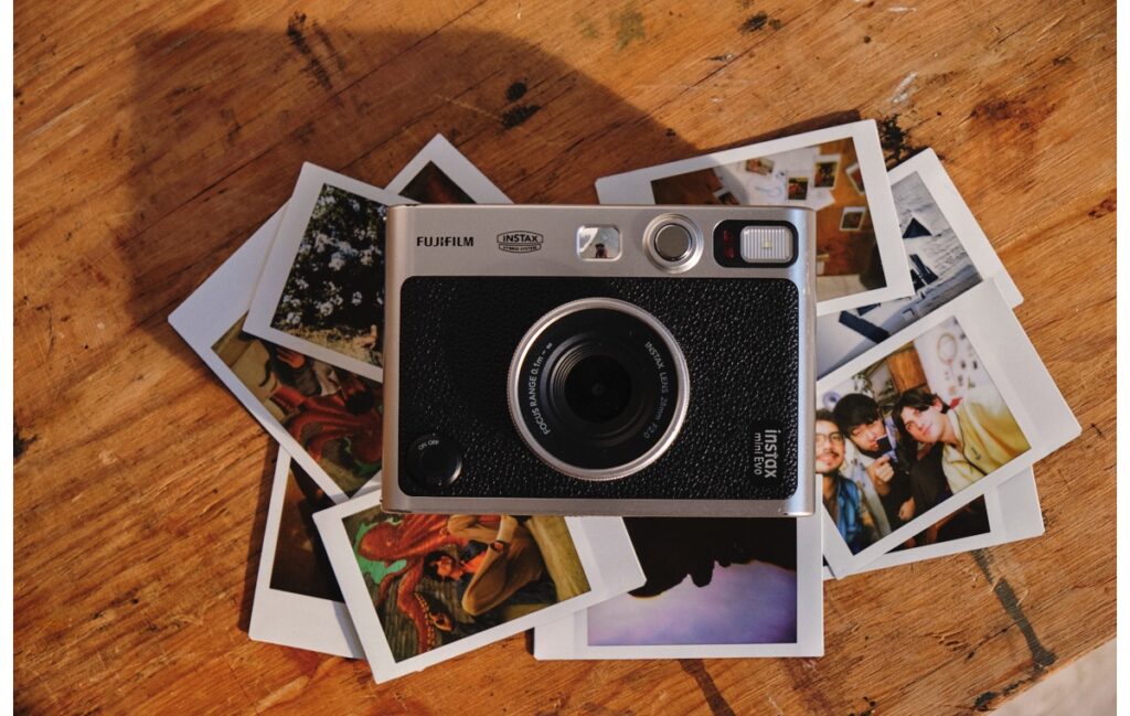 Ilustrasi Instax Mini Evo. (Sumber: Hardwarezone)