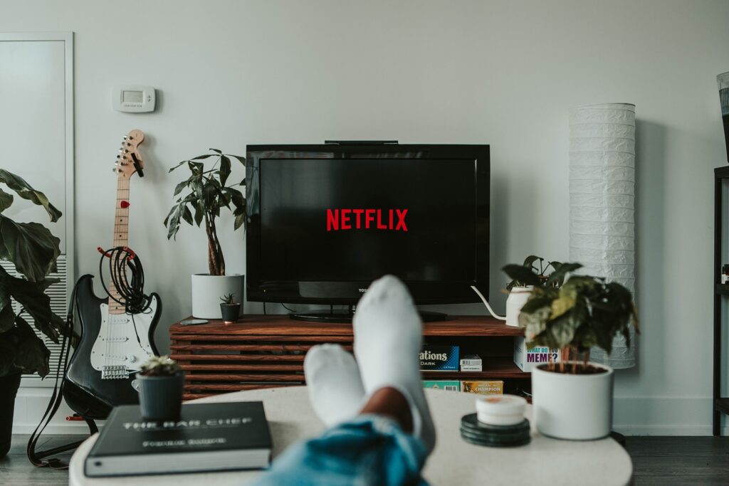 Ilustrasi 3 cara nonton Netflix. (Sumber: Unsplash)