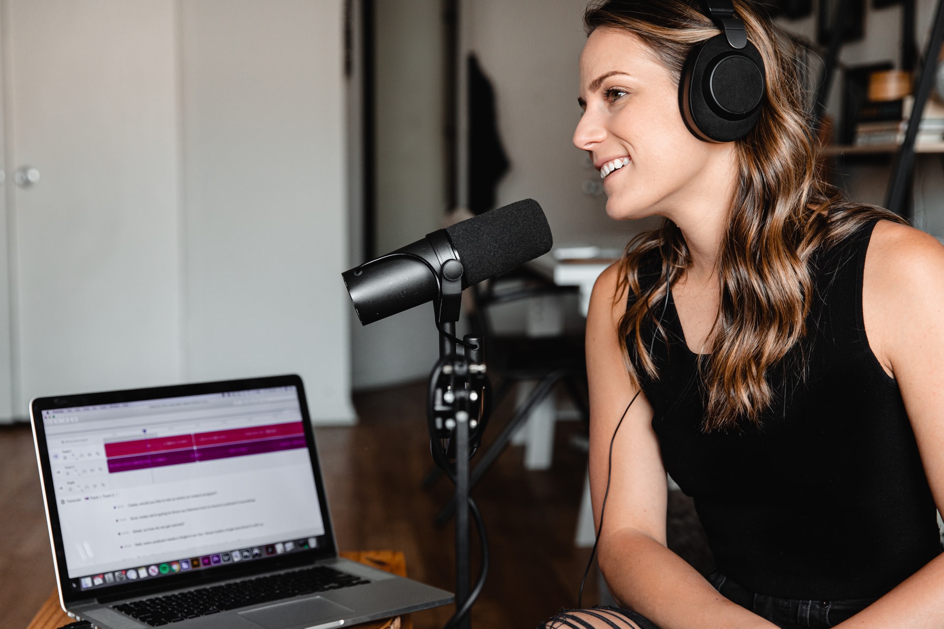 4 Platform Upload Podcast Paling Populer AwanApps