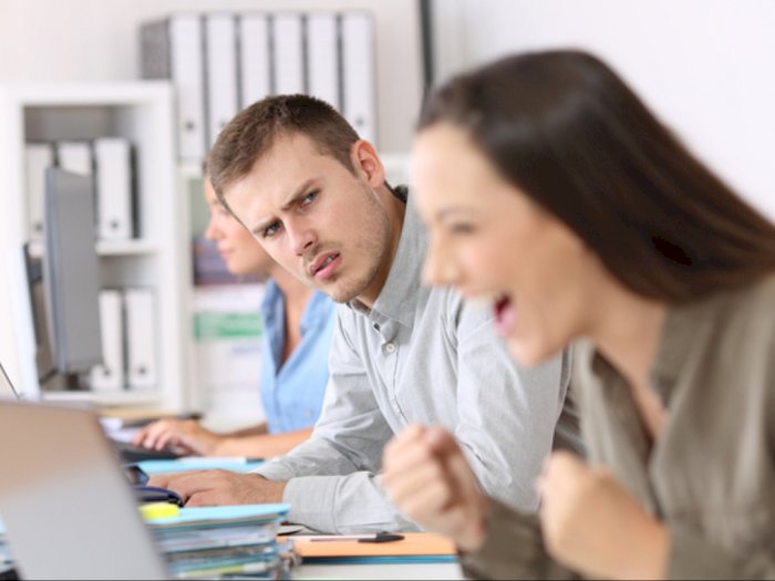 Ilustrasi crab mentality. (Sumber: Unsplash)